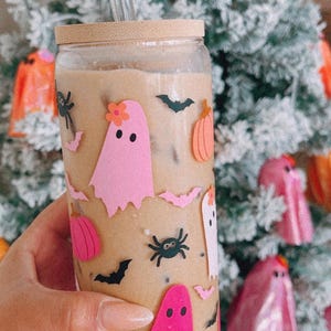 Pink Pastel Ghost Glass Cup – Spooky Cute 16oz or 20oz Halloween Tumbler with Lid and Straw | Kawaii Ghost Iced Coffee Cup| Pink Halloween