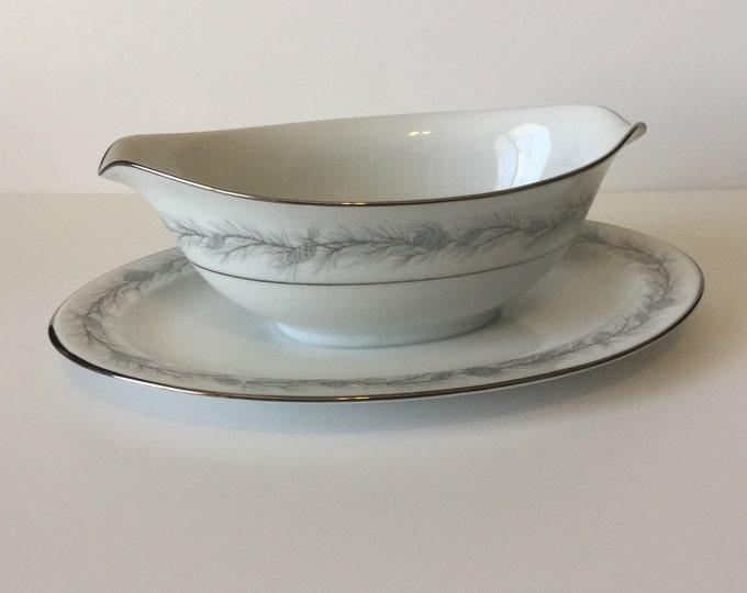 Vintage Style House Fine China Duchess Pattern Gravy Boat Made in Japan