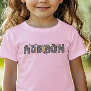 パーソナライズされた新学期シャツ：カスタム名幼児用Tシャツ - 学校のアイコン