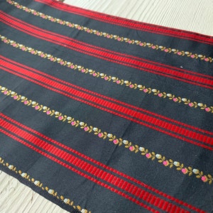 47 Inches Antique Embroidered Ribbon Trim (Ref: A-6760 Box 6)