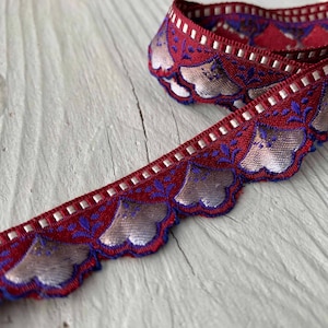 28 Inches Antique French Embroidered Ribbon Trim (Ref: B-147 Box 6)
