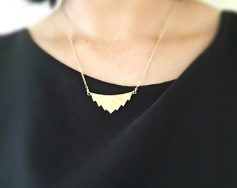 Vintage Brass Chevron Necklace, Vintage Triangle Necklace, Art Deco Style Necklace, Gold Chevron Necklace, Vintage Geometric Charm Necklace