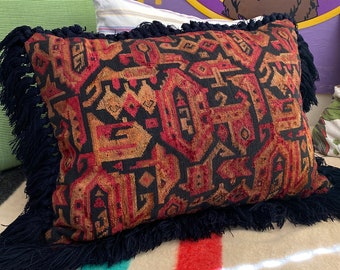 AWeSOME 1970s CARPET BAG Wool TAPEStRY PILLOW Vintage w Fringe