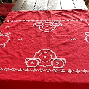 1940s Embroidered Cotton Tablecloth: Mid-Century Modern Tea Party Decor