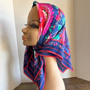 ViNTAGE VERA SiLK SCARF FLORAL Pattern Botanical Design Rare Flowers Made in Japan Gorgeous Design Colorful Designer Scarves