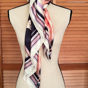 ViNTAGE Horse SCARF CooL Colorful PrINT Horse Saddle Bits Horseback Riding Designer Style 34” Square
