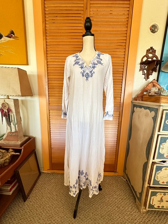 Lovely VINTAGE Embroidered KAFTAN DRESS Beach Cov… - image 1