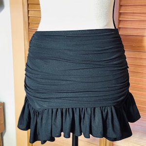 Vintage Norma KAMALI RUCHED SKiRTED BIKINI Bathing BoTTOMS SKiRT Bergdorf Swimwear W Ruffle Hem Mini Skirt Nylon Small Black
