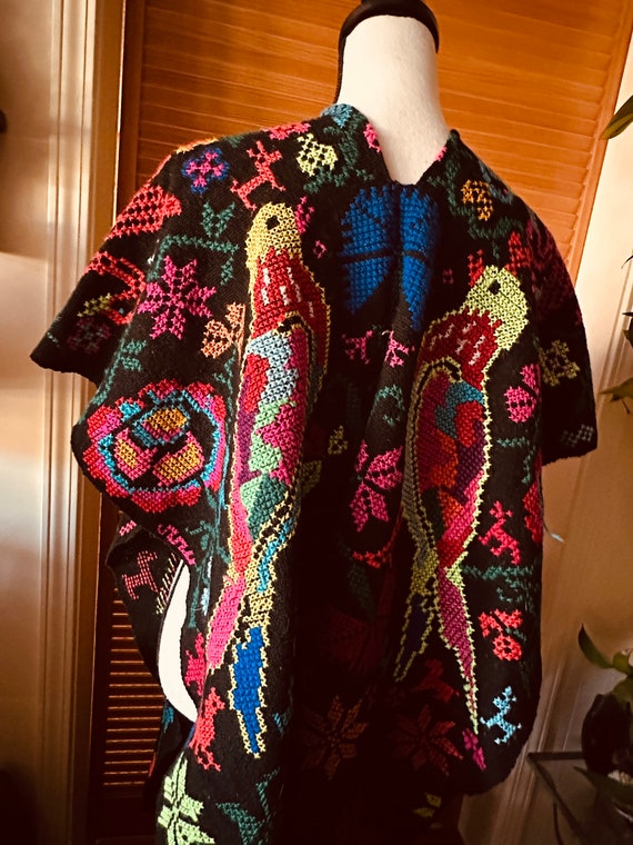 SeVENTIES PONCHO Gorgeous MEXICAN EMBROIDERED Vin… - image 3