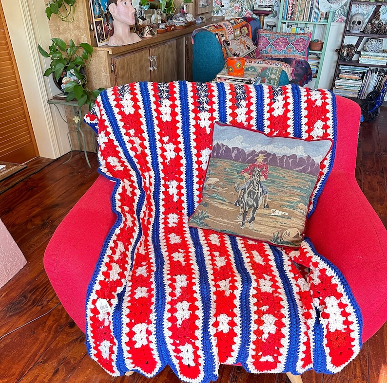 1970s Vintage GRANNY KNIT Crochet BLANKET Picnic July 4th Red White