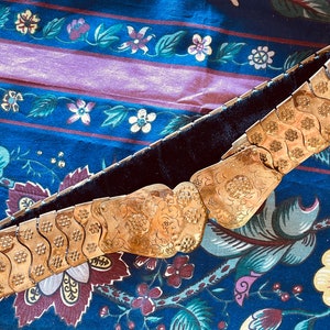 Vintage Hammered Brass Stretchy Belt: 1970s Bohemian Fashion