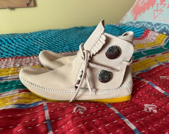 Pink SUEDE MOCCASIN Ankle Boots MINNETONKA Booties 8.5