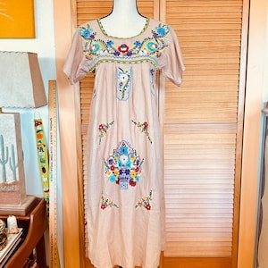 SweeT MEXICAN Puebla DRESS 90s Embroidered Small Pretty EMBROIDERY House Dress image 5