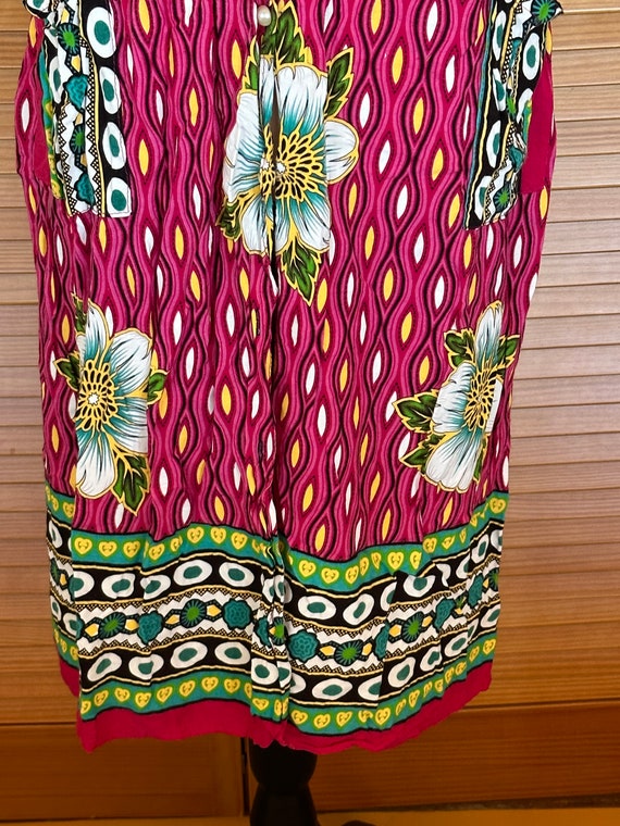 70’s Vintage RAYON FLORAL DRESS w Pearl Buttons - image 6