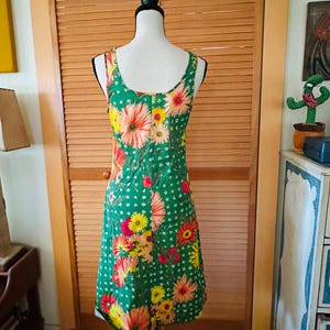 ViNTAGE 1960’s Lingerie SLIP Bright Floral Dress Colorful FLOWERS M Pop Art Green 32”
