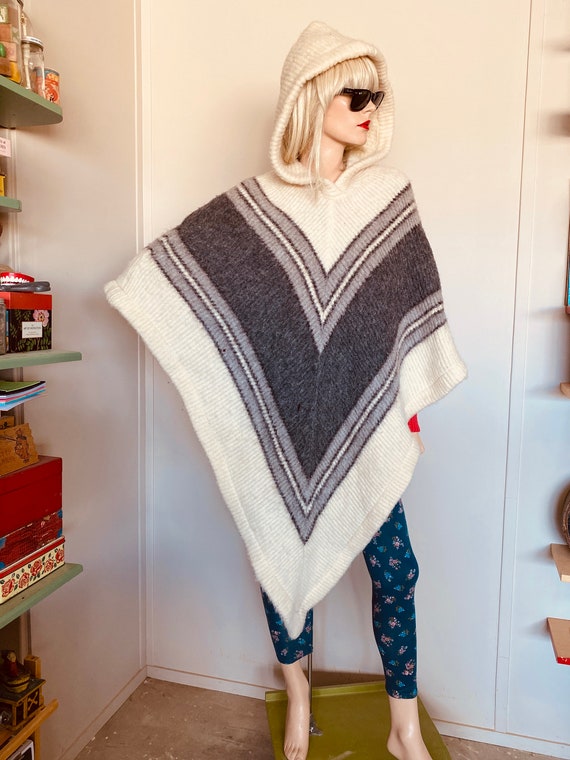 VINTAGE MOHAIR PONCHO 1970s Hooded