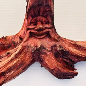 ViNTAGE WOOD Tree SPIRIT TrEE CARViNG 1983 FOLk ART OUTSiDER Hand Carved Tree Branch Wooden Mystical Sun Face
