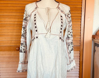 LoVELY Dress EMBROIDERED Cotton Mini S Free People Retro PeASANT StYLE