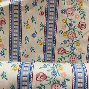 Cut To Size ViNTAGE STRiPED FLORAL FABRIC CRiSP Cotton Dead StOCK Material Curtains Pillows Blouse