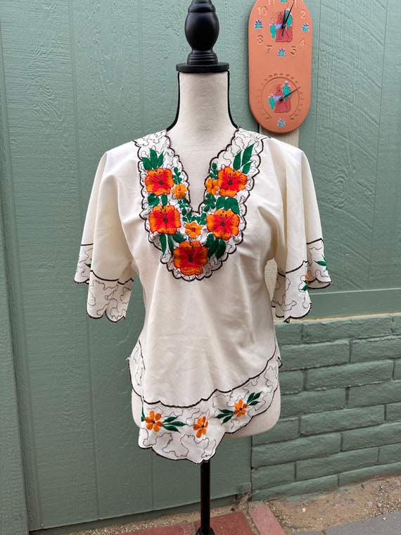 Mexican Blouse Style Hand Embroidered T-Shirt NEW and UNIQUE Fashion