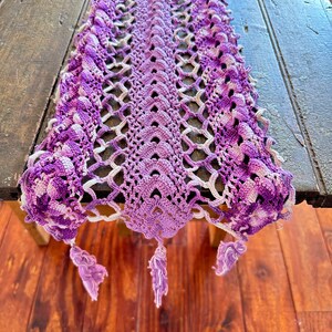 ViNTAGE CROCHET TABLE Runner W Tassels Antique Macrame Hand Made