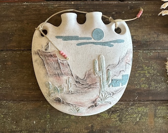 Awesome ViNTAGE CACTUS Canteen SOUTHWESTERN Wall HANGiNG VESSEL CERAMiC