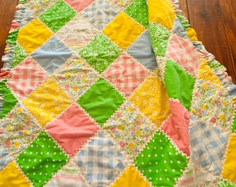 Awesome ViNTAGE 1960’s Patchwork Print Bedspread Quilt BLANKET Wall HANGING BABY Crib