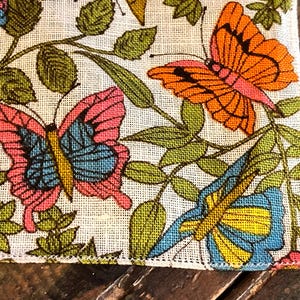 Vintage Wildflower Cloth Napkins - 1970s Floral Pop Art - Pair