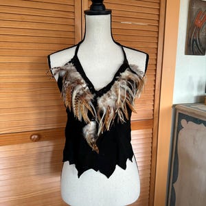 1970&#39;s ViNTAGE Hippie Rocker SUEDE HALTER W Feathers WHIPSTITCHED Gorgeous True Vintage Rock Star Top Black Version