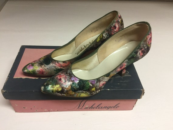 For StUDY 1950s Floral HOBNAIL PUMPS ViNTAGE Sati… - image 2