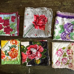 Vintage 1950s Floral Hankies - Roses Cotton Handkerchiefs - Set of 7