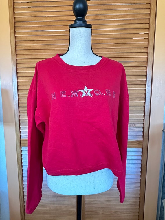 ViNTAGE CROPPED 80'S NEW YoRK SWEATSHiRT Red M N … - image 4