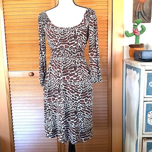 green emerald velvet dress Leopard Flora