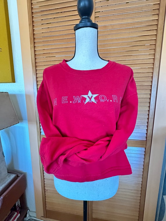 ViNTAGE CROPPED 80'S NEW YoRK SWEATSHiRT Red M N … - image 7