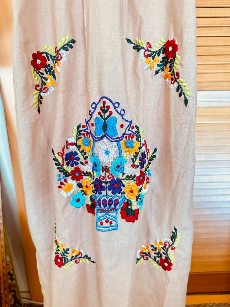 SweeT MEXICAN Puebla DRESS 90s Embroidered Small Pretty EMBROIDERY House Dress image 9