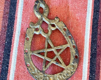 ViNTAGE GOOD LUCK TRIVET 1940’s Masonic Star