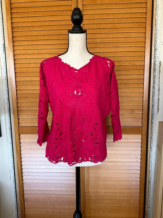 LovELY 1980s Vintage CUT WORK BLOUSE Fuchsia CRoP 