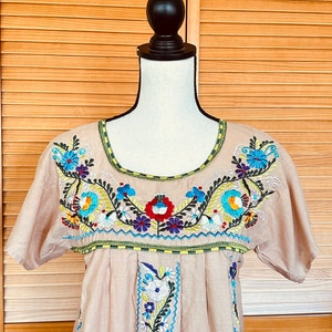 SweeT MEXICAN Puebla DRESS 90s Embroidered Small Pretty EMBROIDERY House Dress image 4