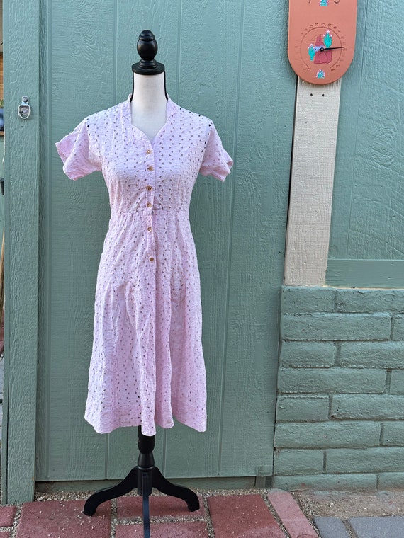 FiFTIES SWEEt Vintage Pink EYELET DRESS 1950’s COT