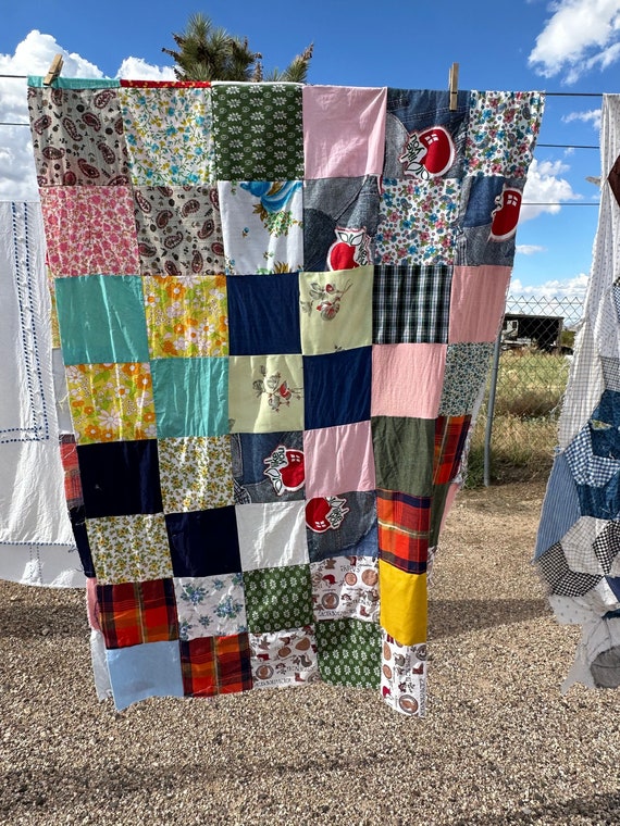 1970s PATCHWORK Panel QUILT Crazy Top FABRIC Picnic Blanket 
