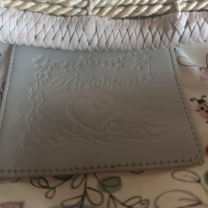 Brighton Vintage Flower Wood Button Straw & Woven Cream Leather Handbag image 4