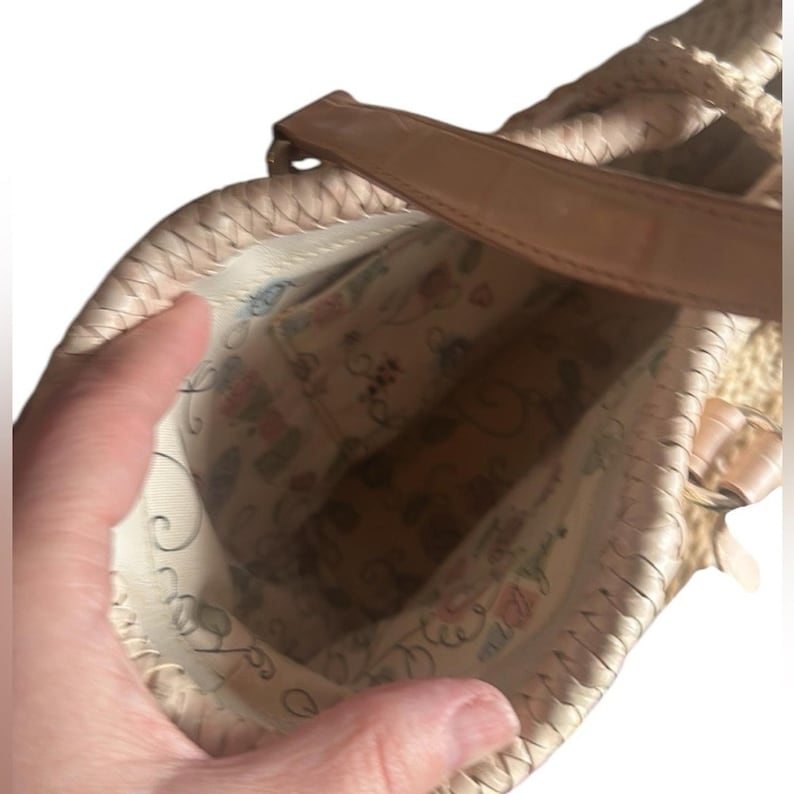 Brighton Vintage Flower Wood Button Straw & Woven Cream Leather Handbag image 9