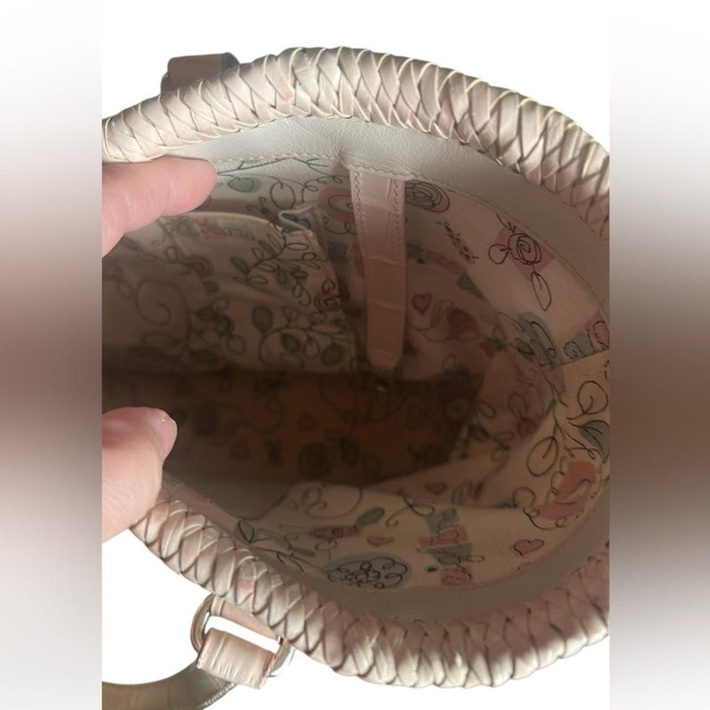 Brighton Vintage Flower Wood Button Straw & Woven Cream Leather Handbag image 10