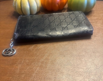 Gucci GG Black Leather Wallet with Silver Logo Charm Women’s Luxury