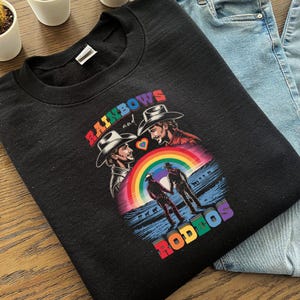Gay Cowboy PNG | Regenbogen und Rodeos Pride Clipart | LGBTQ+ Western Digitale Kunst für Sublimationsdrucke, Shirts, Aufkleber & Landhochzeitsdeko