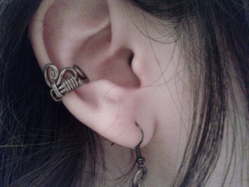 Elegant Curl Ear Cuff image 1