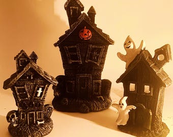 Trío de casas embrujadas: Figuras de Halloween de resina hechas a mano - Decoración gótica espeluznante