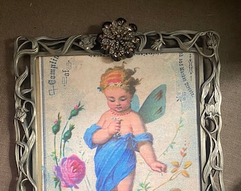 Vintage 8 x 10 Picture Frame with Beautiful Jewel