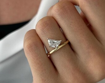 Half Moon Cut 3 Carat Lab Grown Diamond Ring: Modern Geometric Wedding Jewelry
