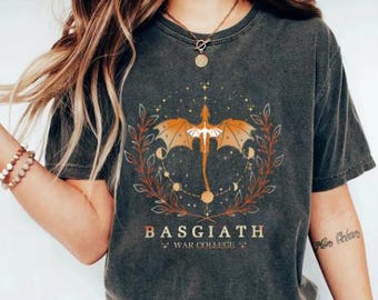 Camiseta Fourth Wing Comfort Colors, Colegio de Guerra Basgiath, Jinete de Dragón
